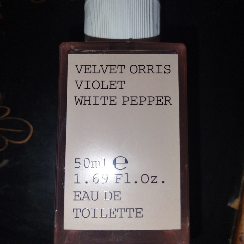 Korres perfume Velvet orris, violet, black pepper
